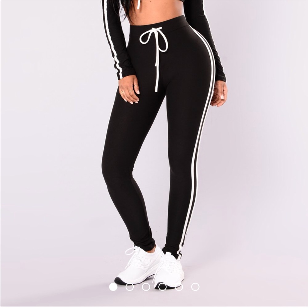 Fashion nova tennis courts leggings only